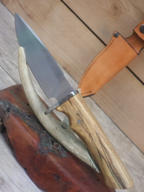 Nitro v Stainless Hunter Knife