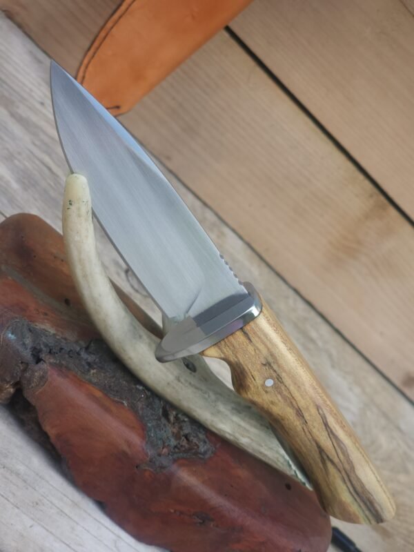 Nitro v Stainless Hunter Knife