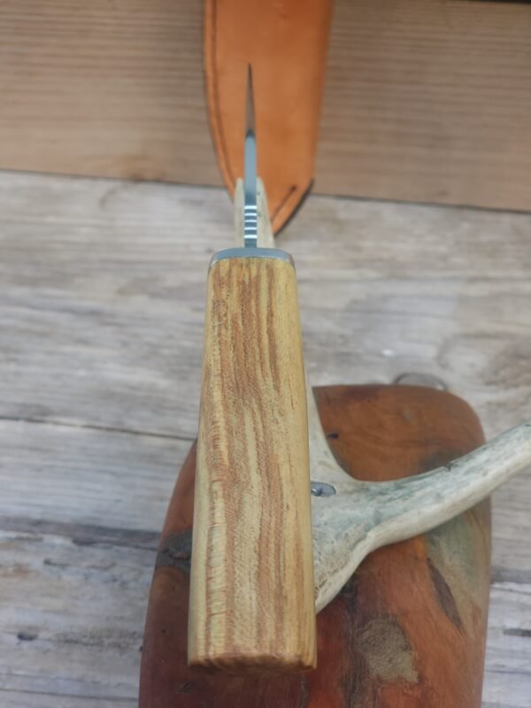 Nitro v Stainless Hunter Knife